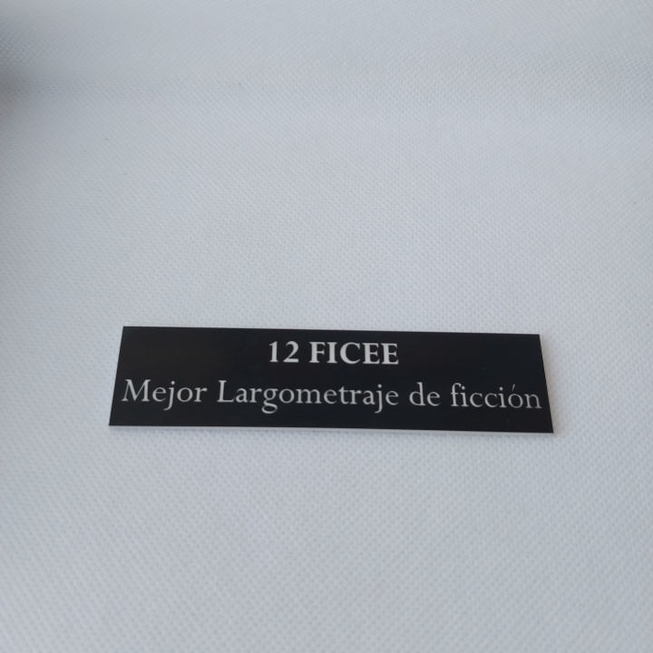 Grabado láser en bicapa negro / blanco